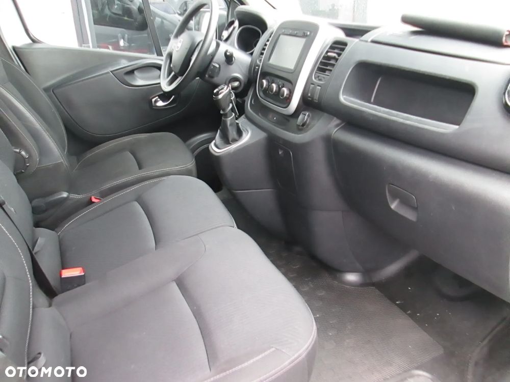 Renault Trafic Opel Vivaro Nissan NV300 - 10