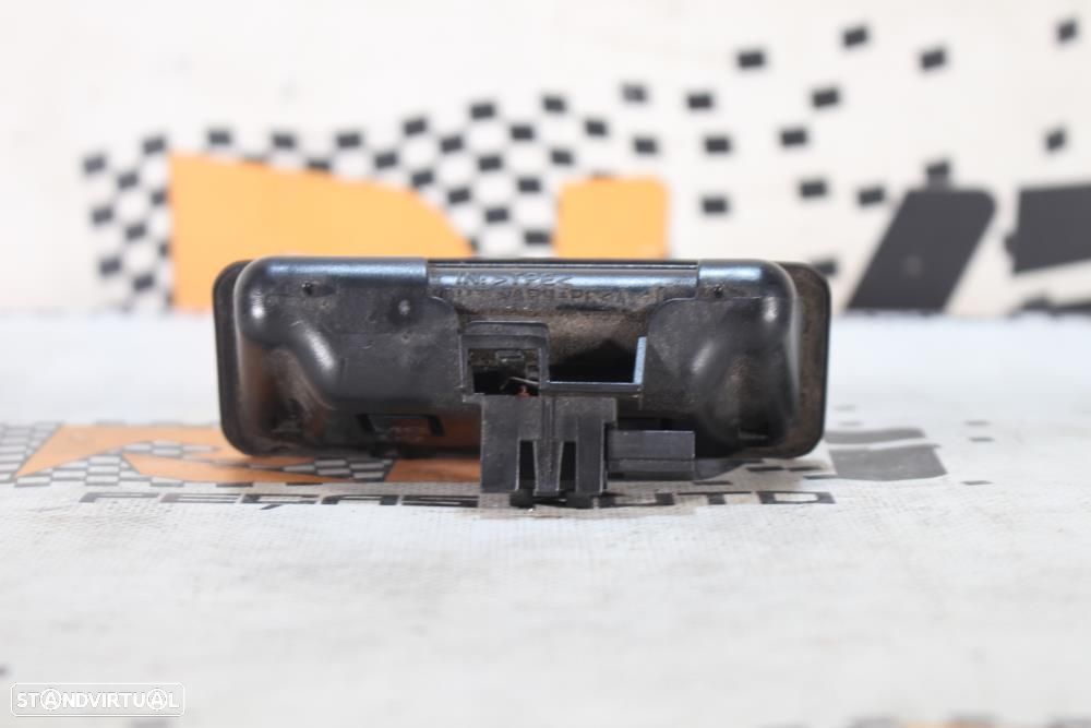 Puxador Da Tampa Da Mala Bmw 3 (E90)  51247118158 / 7118158 - 3