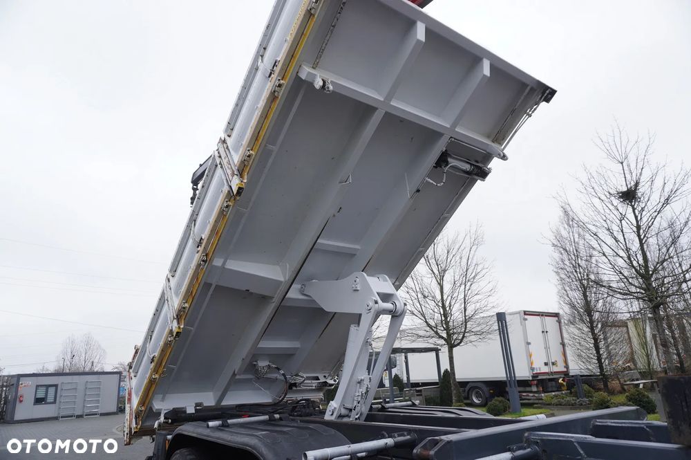 Mercedes-Benz Arocs 2636 6x4 / Wywrotka 2-stronna / HDS Fassi F135A.0.23 / Pilot / Rotator - 17