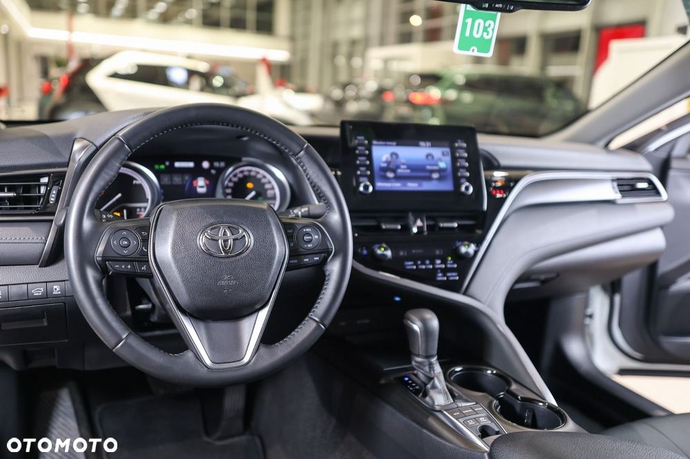 Toyota Camry - 22