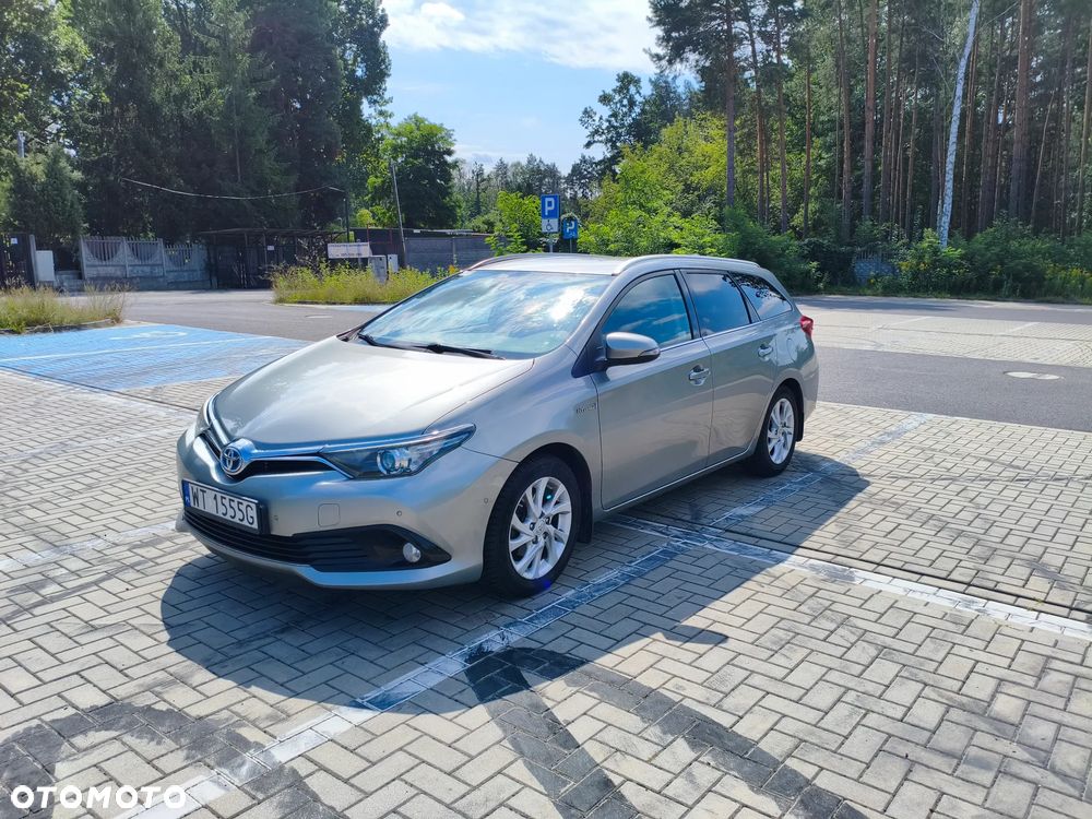 Toyota Auris Hybrid 135 Prestige - 2