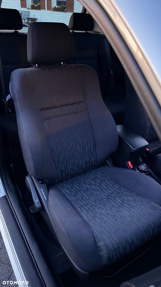 Toyota Corolla 1.6 VVT-i Edition - 17