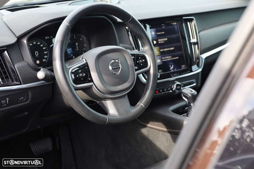 Volvo V90 Cross Country 2.0 D4 Pro AWD Geartronic - 27