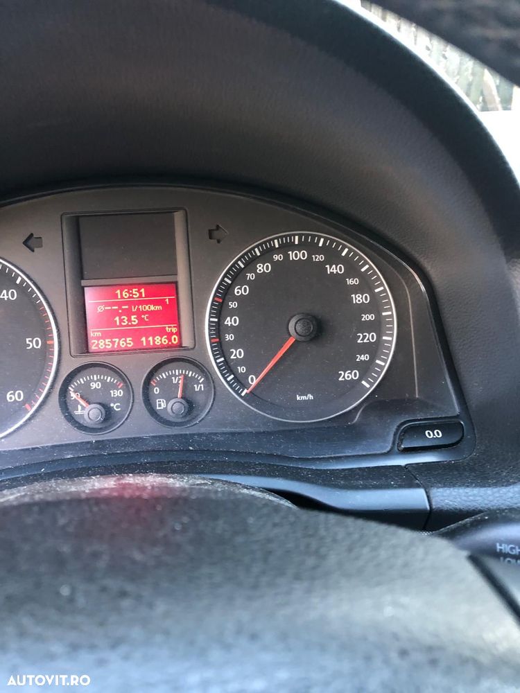 Volkswagen Golf 1.9 TDI DPF Comfortline BlueMotion - 6