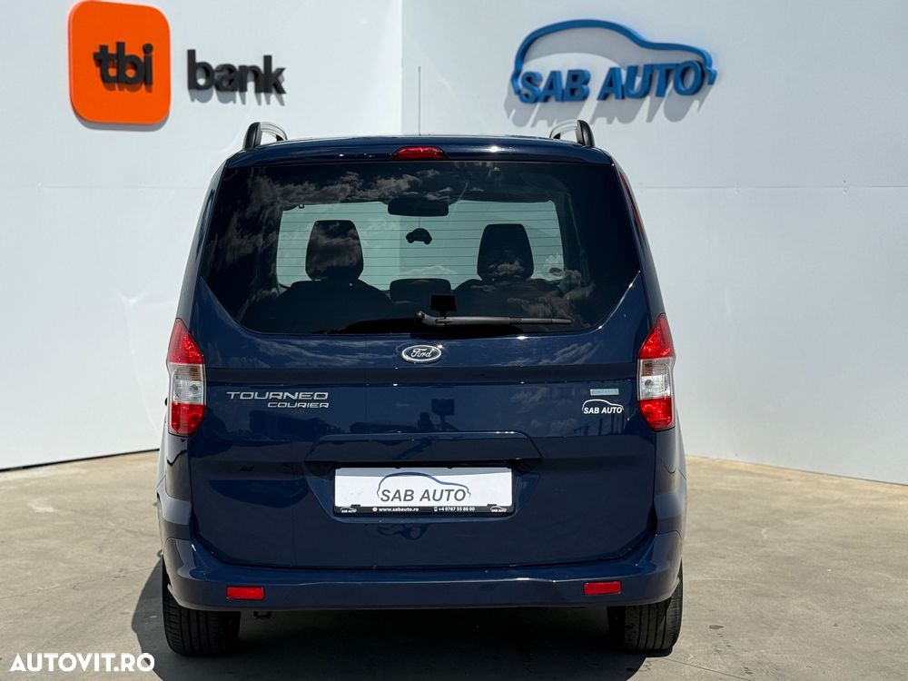 Ford Tourneo Courier 1.0 EcoBoost Titanium - 22
