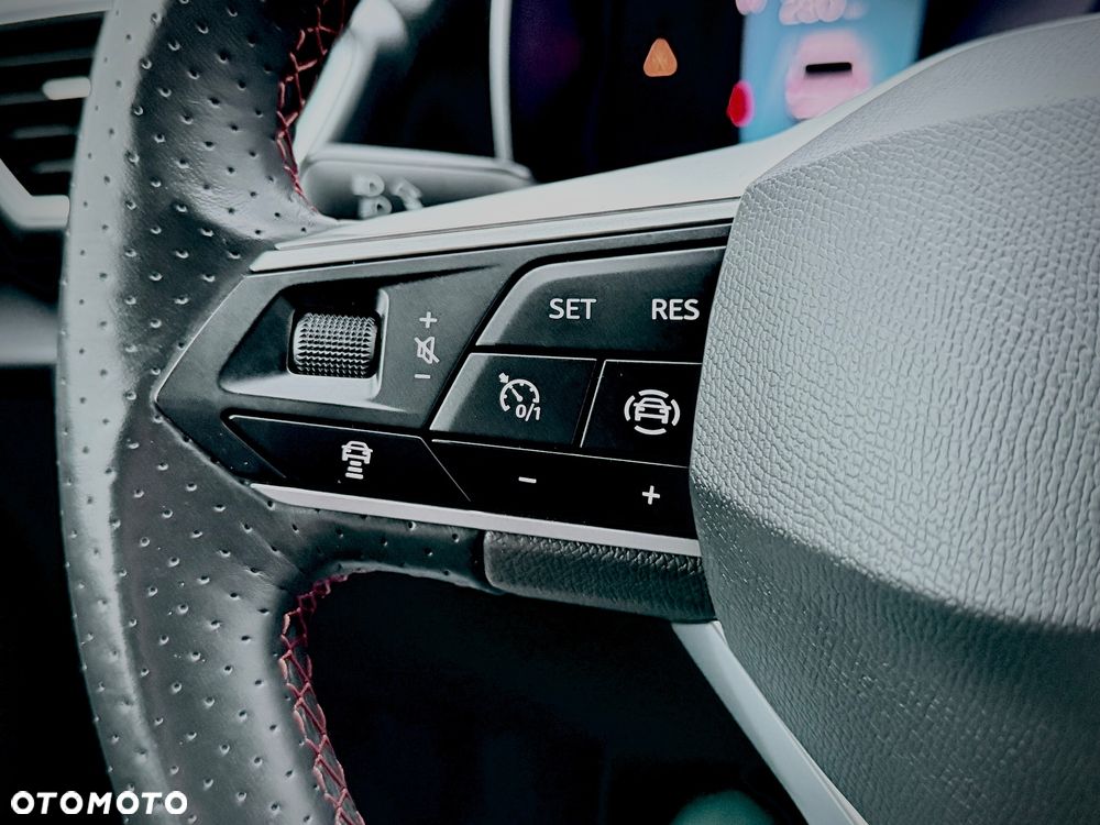 Seat Leon 1.5 eTSI OPF DSG FR - 11