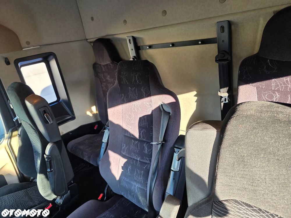 Mercedes-Benz ACTROS - 12
