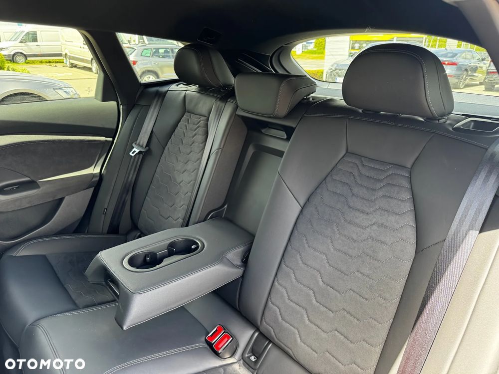 Audi A6 Avant e-tron - 33