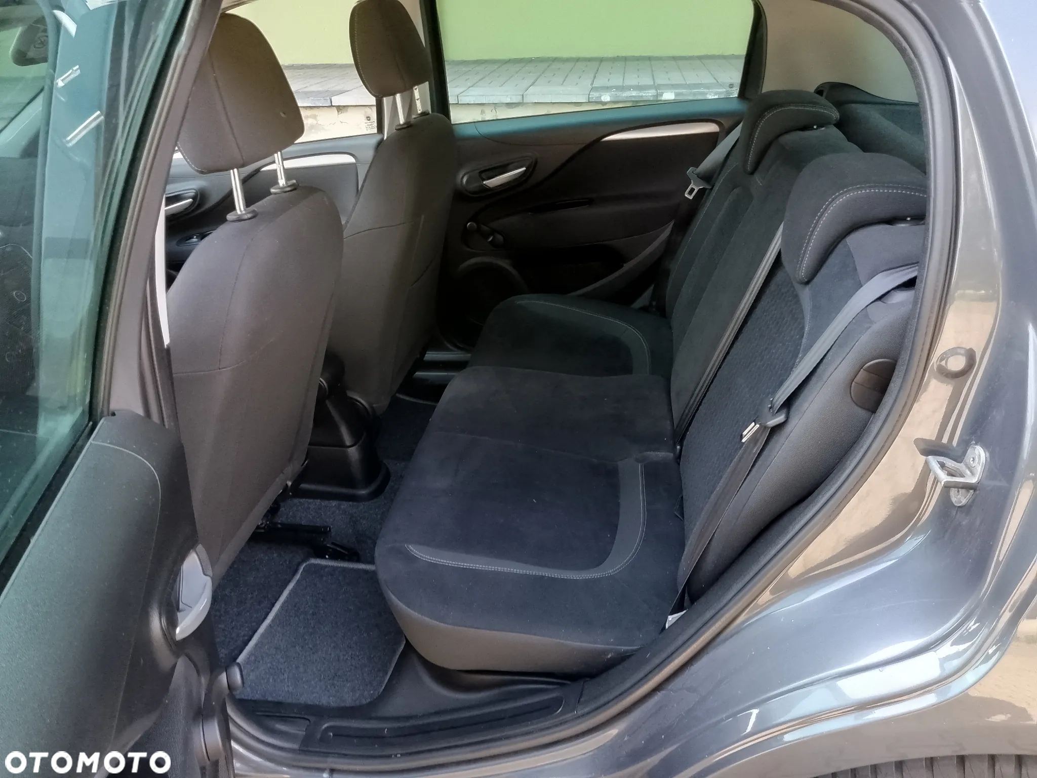 Fiat Punto 1.4 Easy Pakiet Easy Plus S&S - 19