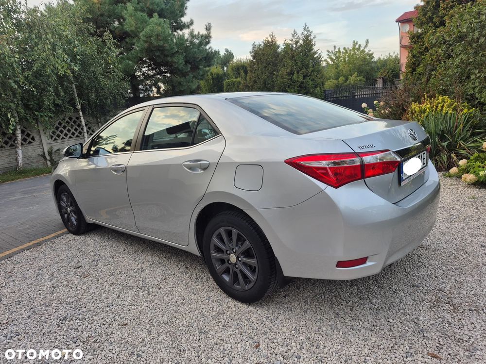 Toyota Corolla 1.6 Premium - 9