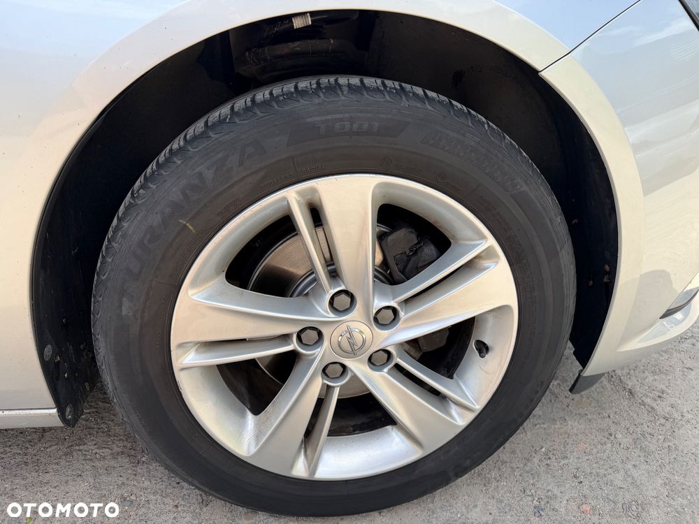 Opel Insignia 1.5 T Exclusive S&S - 33