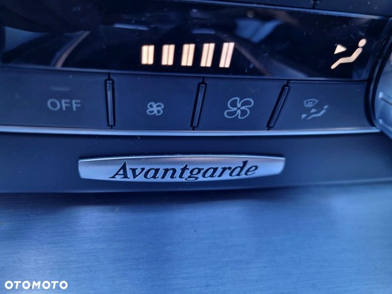 Mercedes-Benz Klasa C 180 CGI BlueEff Avantgarde - 13