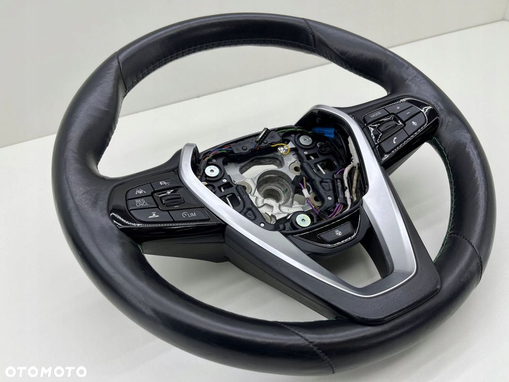 BMW5 G30 ALPINA D5 S ALLRAD KIEROWNICA MULTIFUNKCJA ŁOPATKI ASYSTENT GRZANA - 1