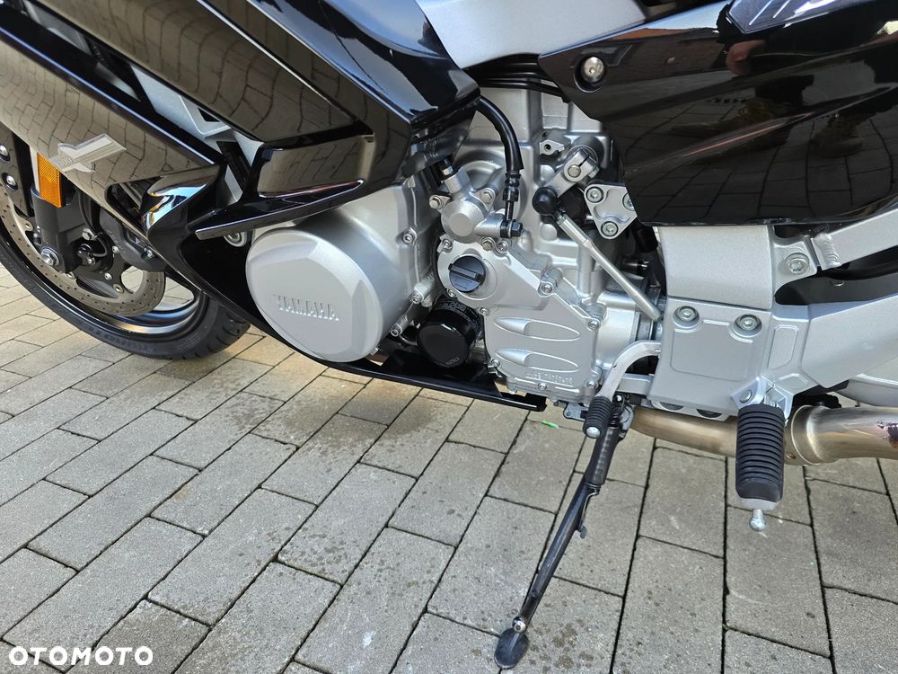 Yamaha FJR - 10