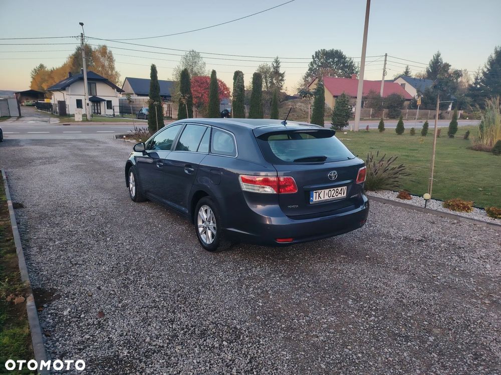 Toyota Avensis 2010 photo 3
