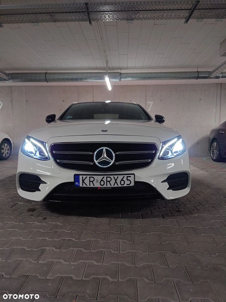 Mercedes-Benz Klasa E 300 9G-TRONIC AMG Line - 12