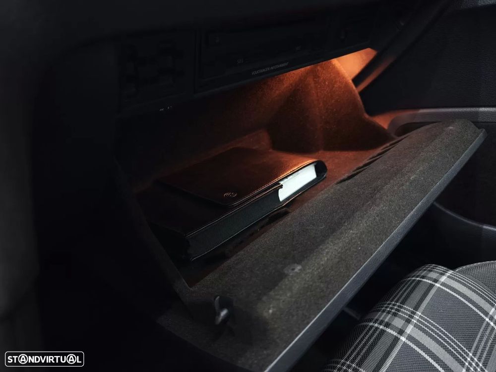 VW Golf 2.0 TDI GTD DSG - 41