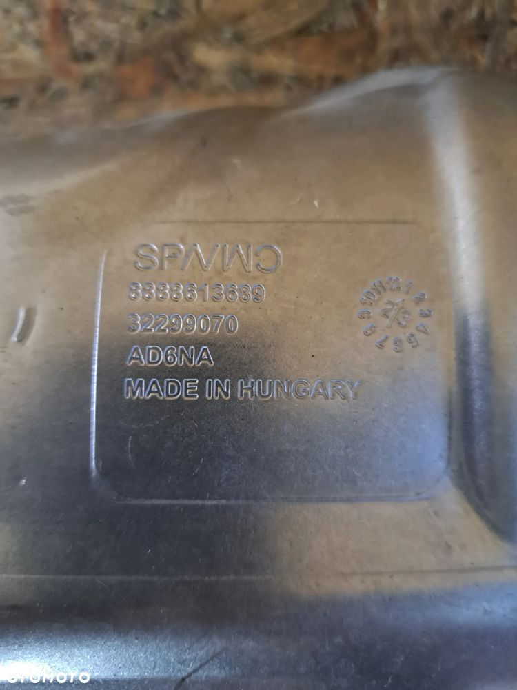 VOLVO XC40  OSŁONA TERMICZNA 32299070 - 3