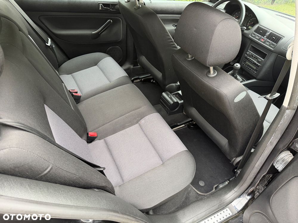 Volkswagen Golf - 5