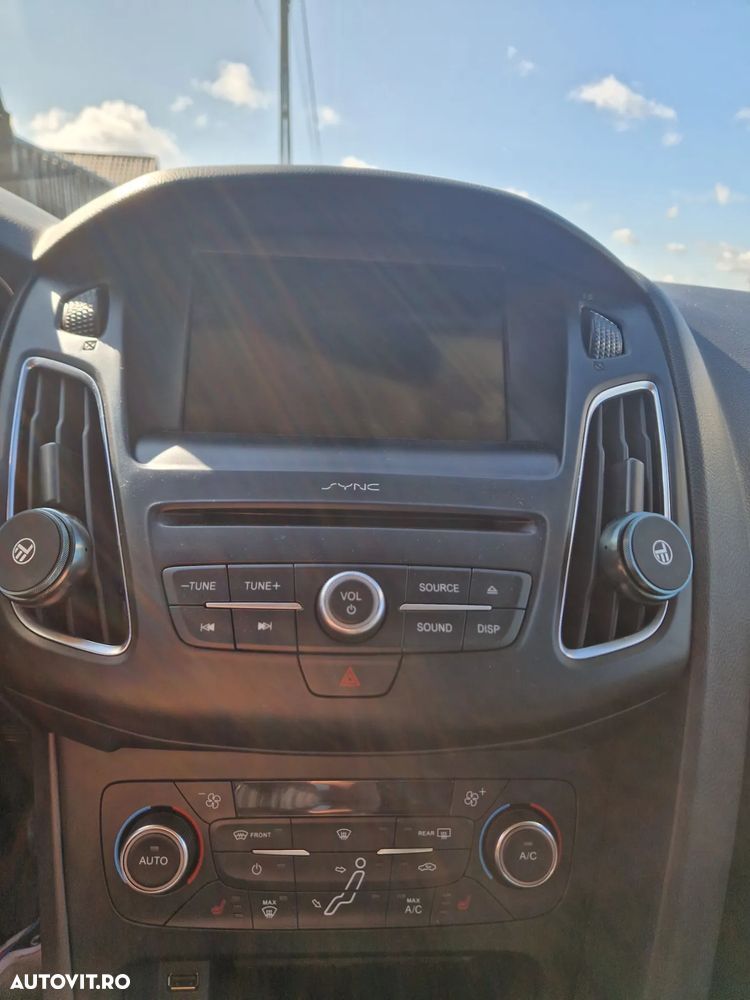 Ford Focus 1.0 EcoBoost Trend - 12