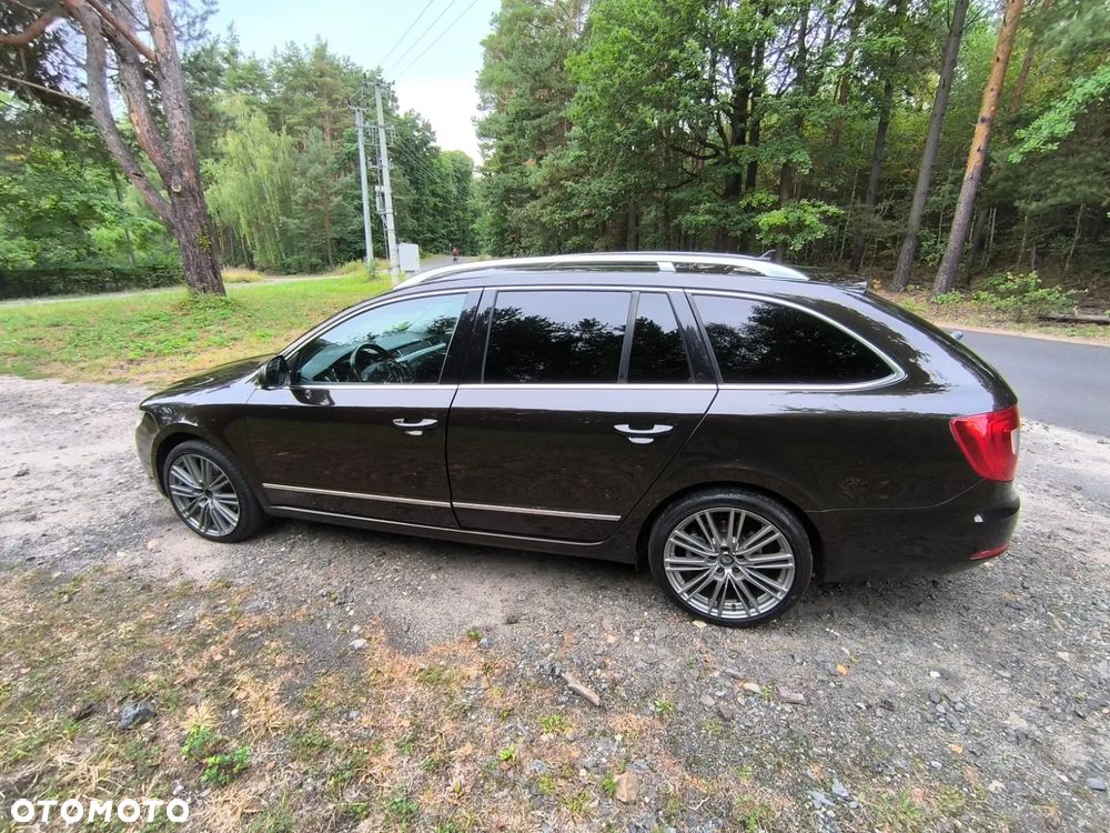 Skoda Superb 2.0 TDI Ambition DSG - 8