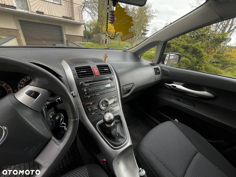 Toyota Auris 1.33 VVT-i Terra - 4