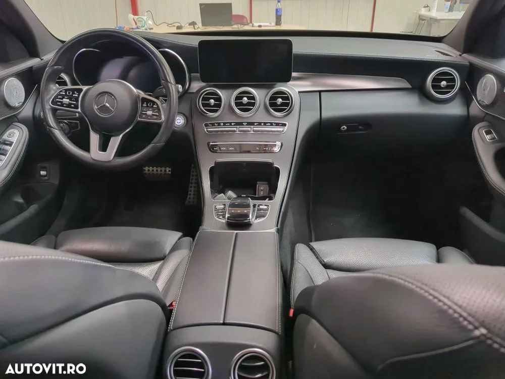 Mercedes-Benz C - 8