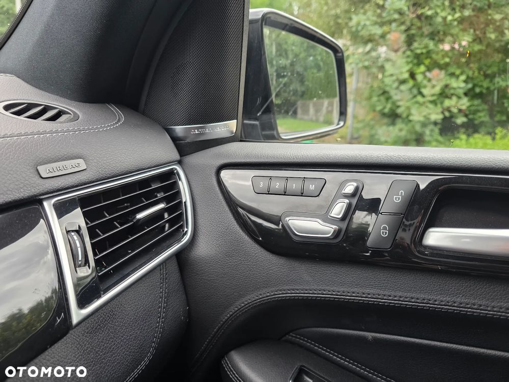 Mercedes-Benz GLS - 26
