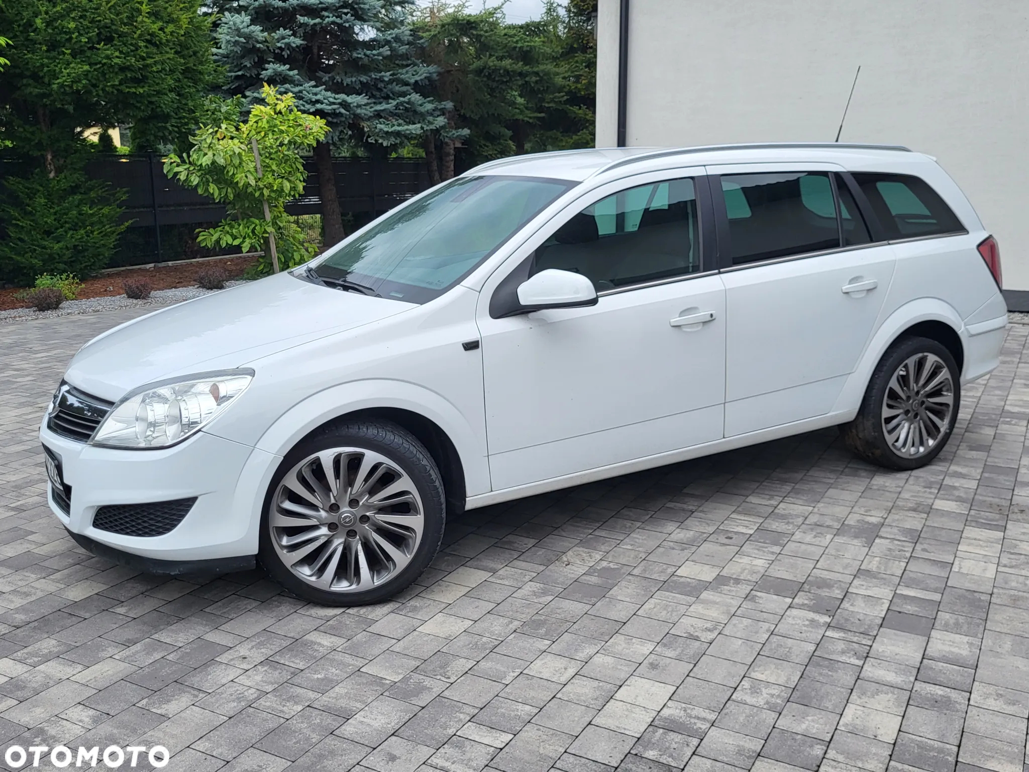 Opel Astra 1.8 Caravan Edition 111 Jahre - 7