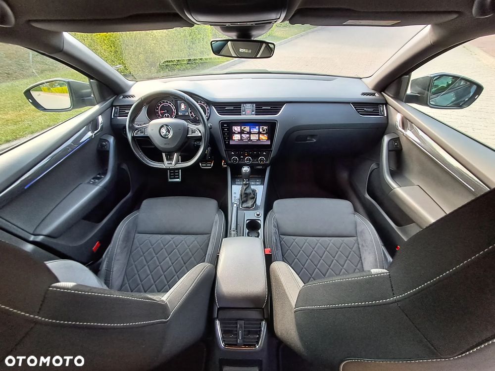 Skoda Octavia 2.0 TDI DSG RS - 18