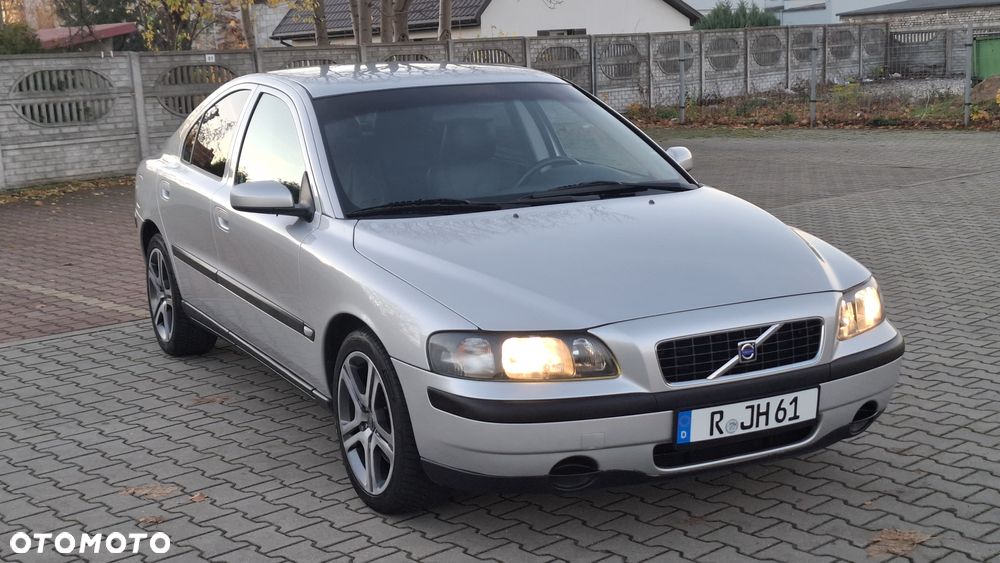 Volvo S60 2.4 Momentum - 1