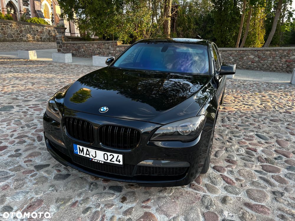 BMW Seria 7 740i - 5