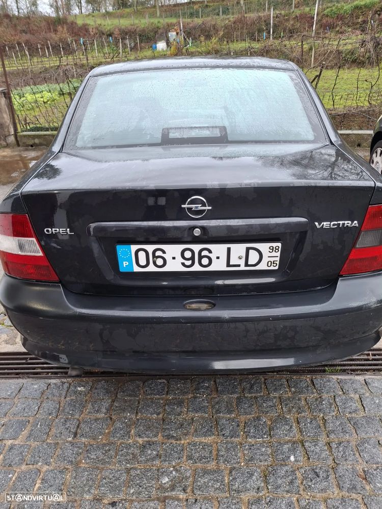 Opel Vectra 2.0 DTi Comfort - 2