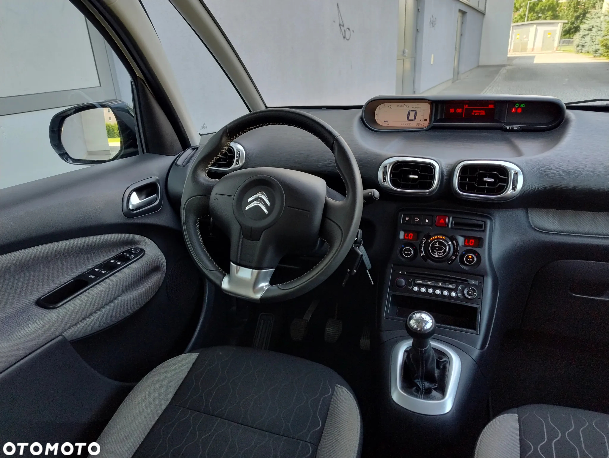Citroën C3 Picasso 1.4i Exclusive - 12