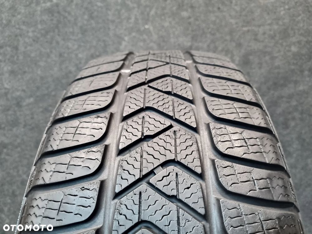 Pirelli Sotto Zero 3 225/50/17 98V XL 1szt. - 2