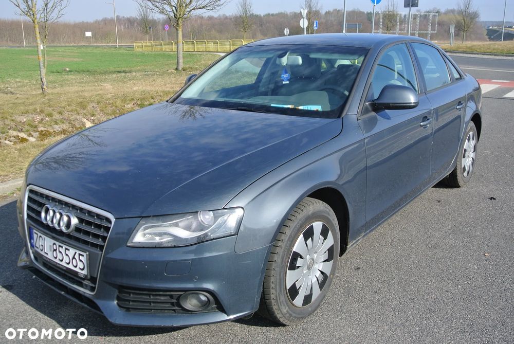 Audi A4 Limousine - 1