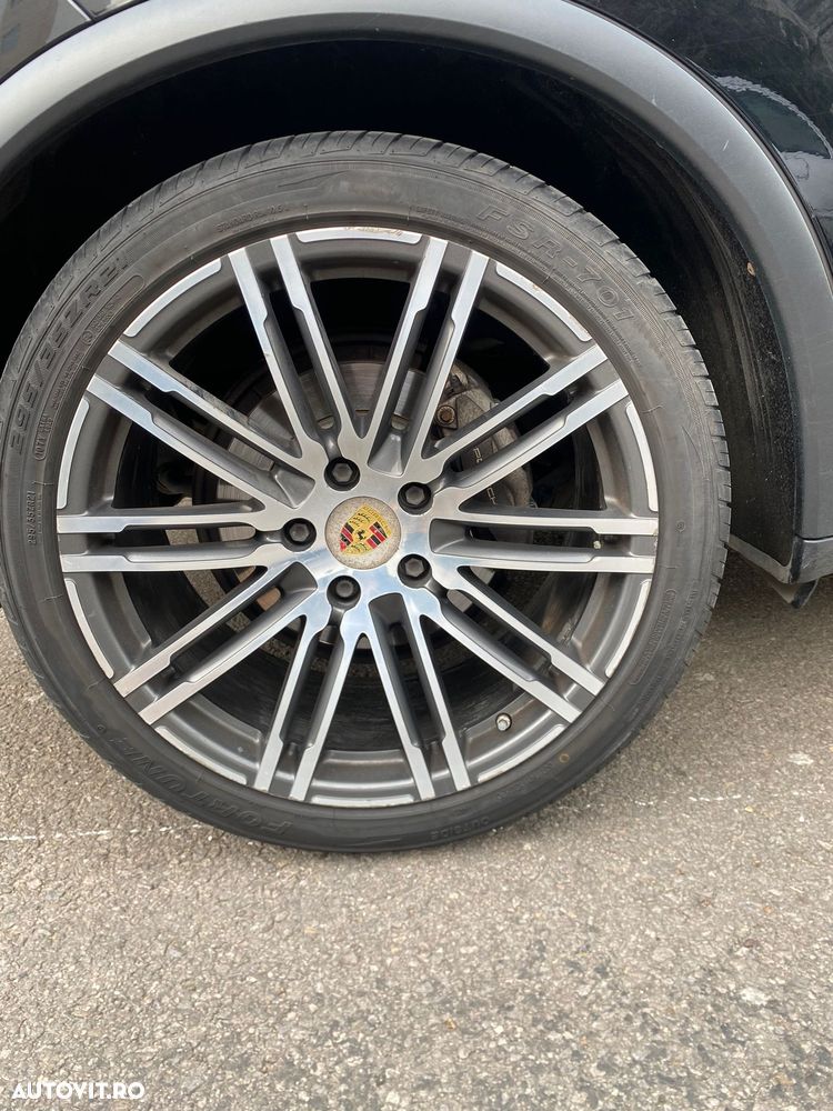 Porsche Cayenne 3.0 L - 3