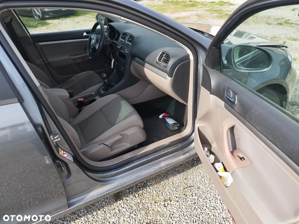 Volkswagen Golf - 28