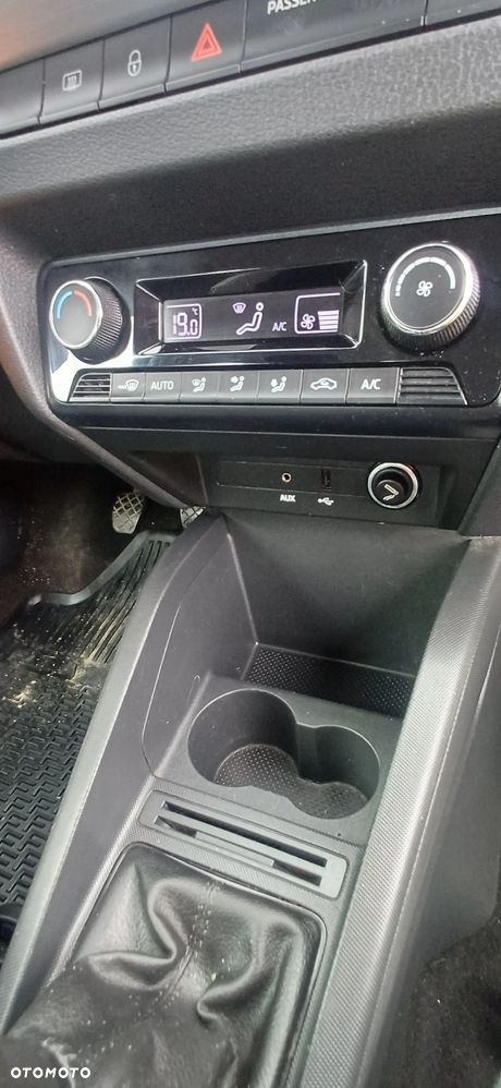 Skoda Fabia 1.0 MPI Joy - 22