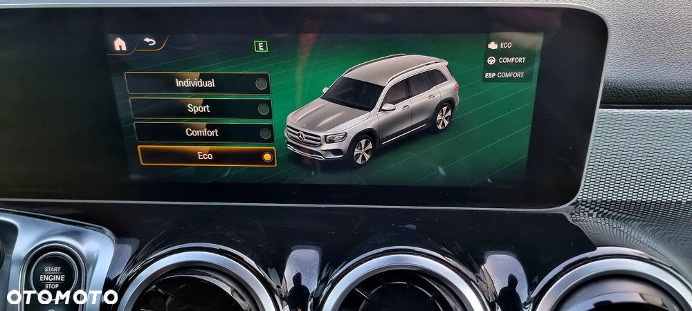 Mercedes-Benz GLB 200 Progressive 7G-DCT - 36