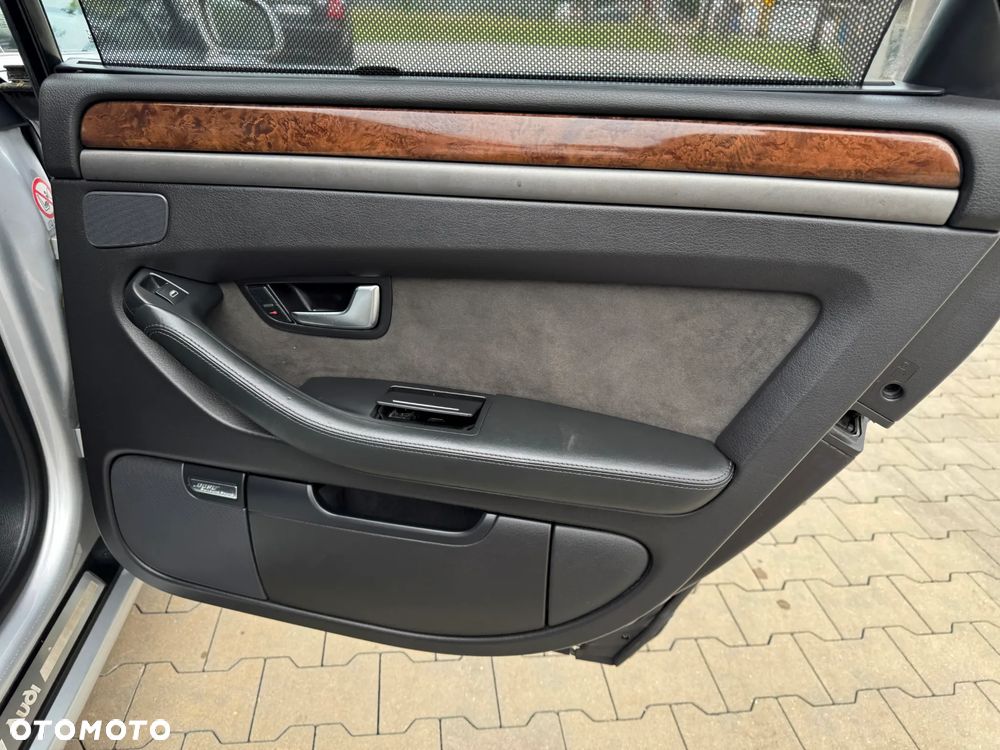 Audi A8 4.2 Quattro Langversion - 31