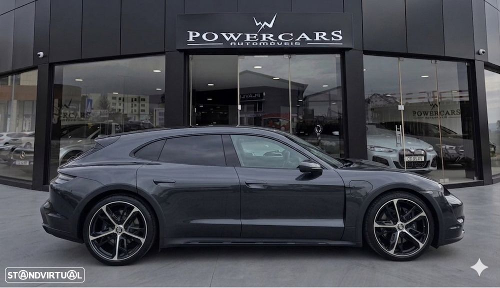 Porsche Taycan Cross Turismo 4 - 7