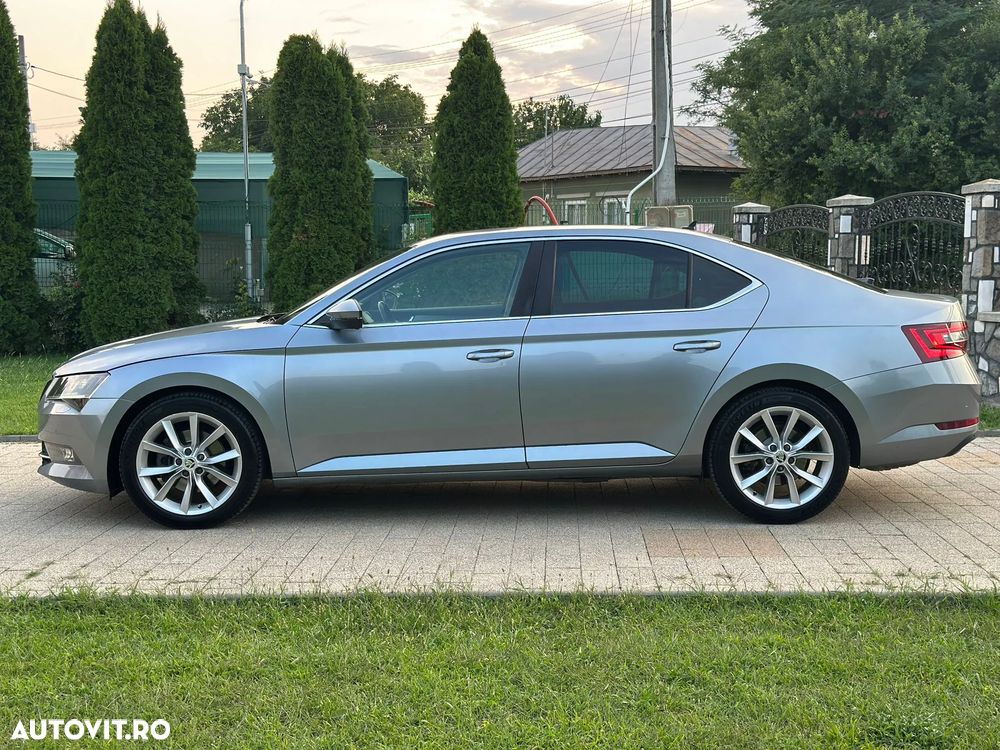 Skoda Superb 2.0 TDI DSG Style - 23