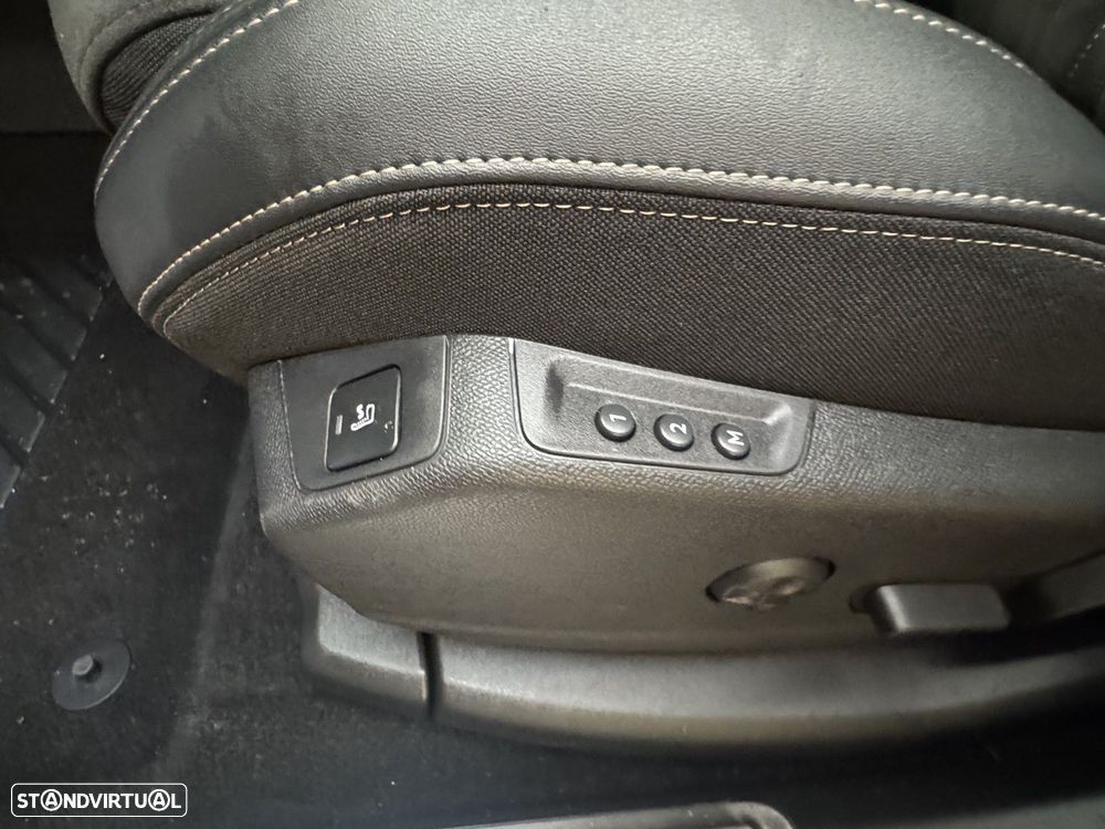 Peugeot 5008 1.2 PureTech GT Pack EAT8 - 32