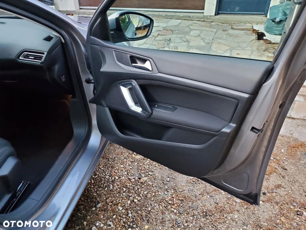 Peugeot 308 130 e-THP Stop & Start Allure - 12