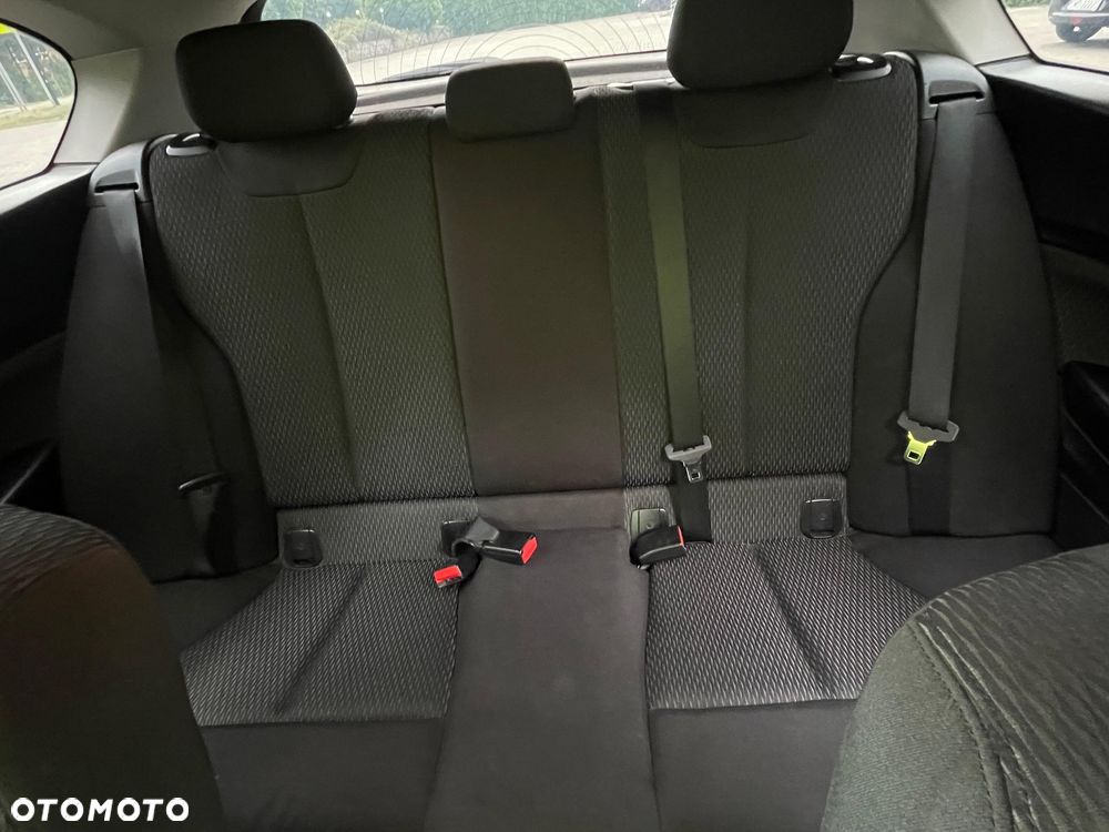 BMW Seria 1 114i Sport Line - 11
