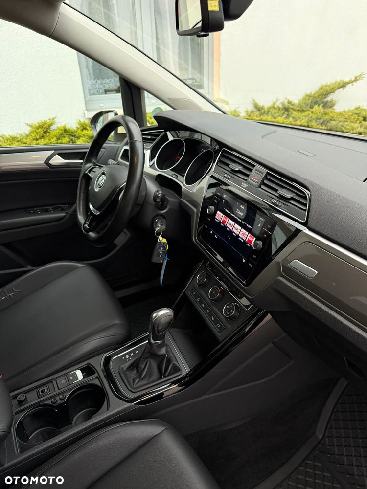 Volkswagen Touran 2.0 TDI SCR DSG Comfortline - 20