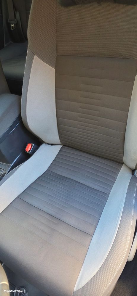 Toyota Auris Touring Sports 1.8 HSD Exclusive+Navi - 18