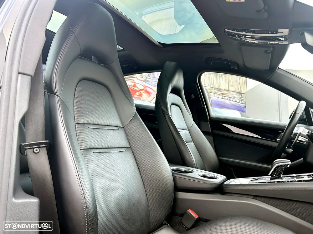 Porsche Panamera 4 E-Hybrid - 28