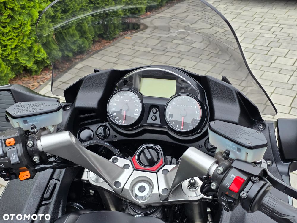 Kawasaki GTR - 17